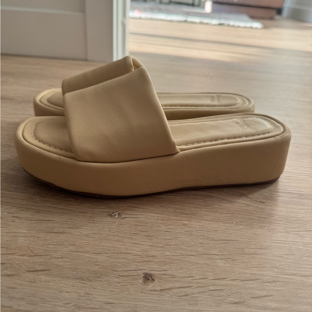 Abercrombie & Fitch Platform Slides